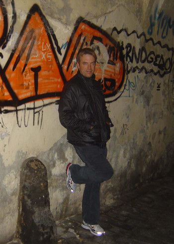 年轻人免费观看视频黄色